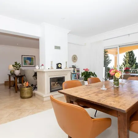 Casa Mocho Branco Bed and Breakfast Λουλέ