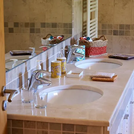 Alojamento de Acomodação e Pequeno-almoço Casa Mocho Branco 4*