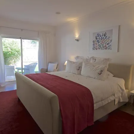 Alojamento de Acomodação e Pequeno-almoço Casa Mocho Branco 4*