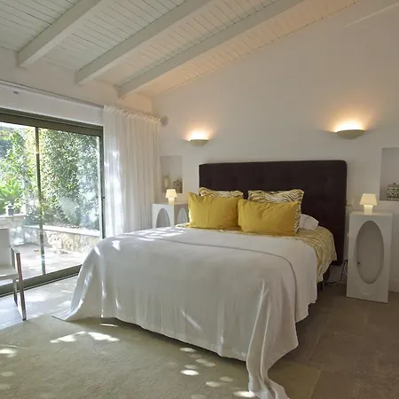 Casa Mocho Branco Couette-café Loulé